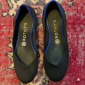 Rothy’s round toe flats
